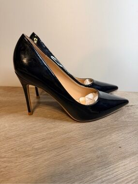 Elisabet Tang Classic Black Patent Pointed-Toe Stiletto Pump